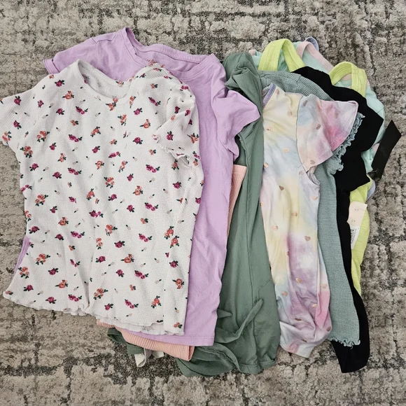 bundle lot of 11  girl shirts - Picture 6 of 9